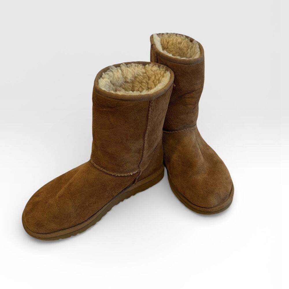 Women’s UGG Boots Chestnut Color Size 6